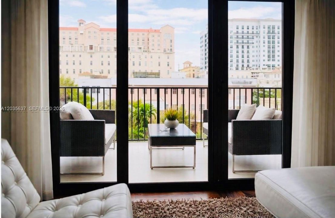 Impact doors, spacious balcony