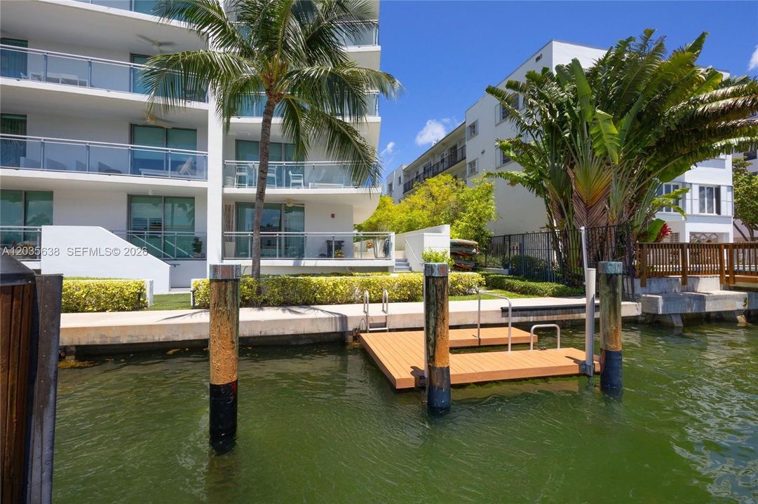 En Venta: $2,250,000 (4 camas, 4 baños, 2483 Pies cuadrados)