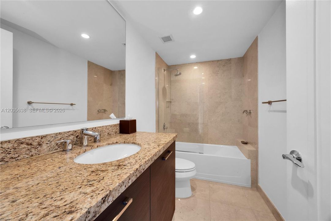 En Venta: $2,250,000 (4 camas, 4 baños, 2483 Pies cuadrados)