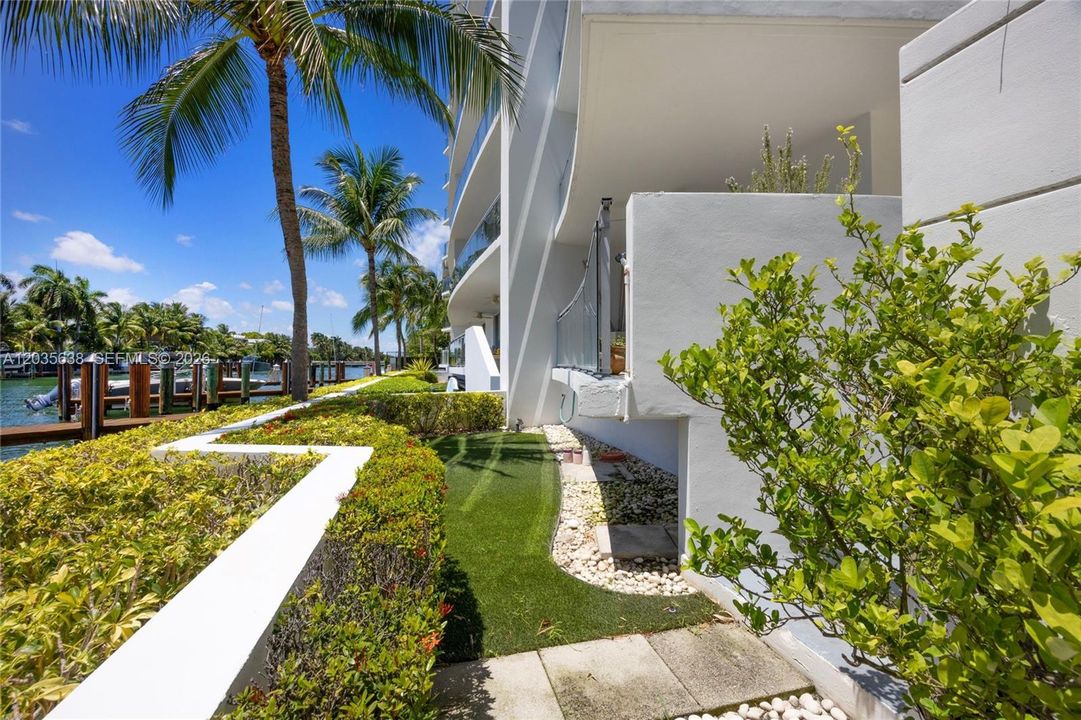 En Venta: $2,250,000 (4 camas, 4 baños, 2483 Pies cuadrados)