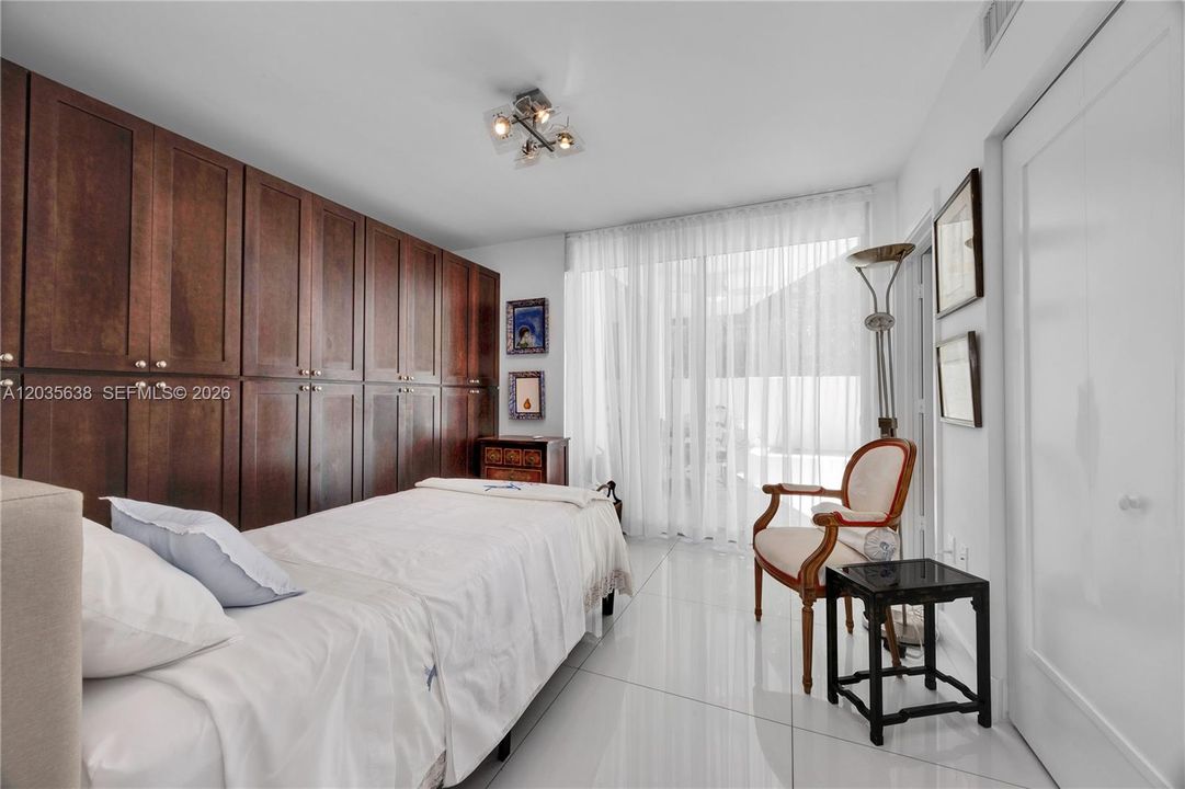 En Venta: $2,250,000 (4 camas, 4 baños, 2483 Pies cuadrados)