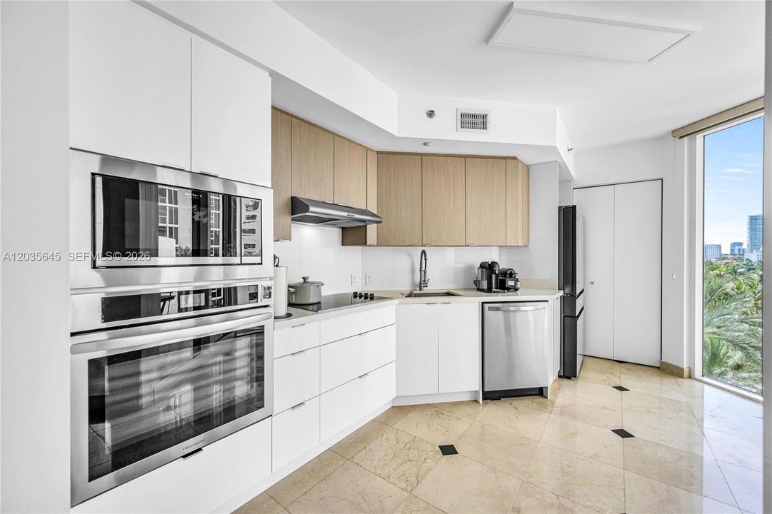 For Sale: $1,195,000 (3 beds, 2 baths, 1457 Square Feet)