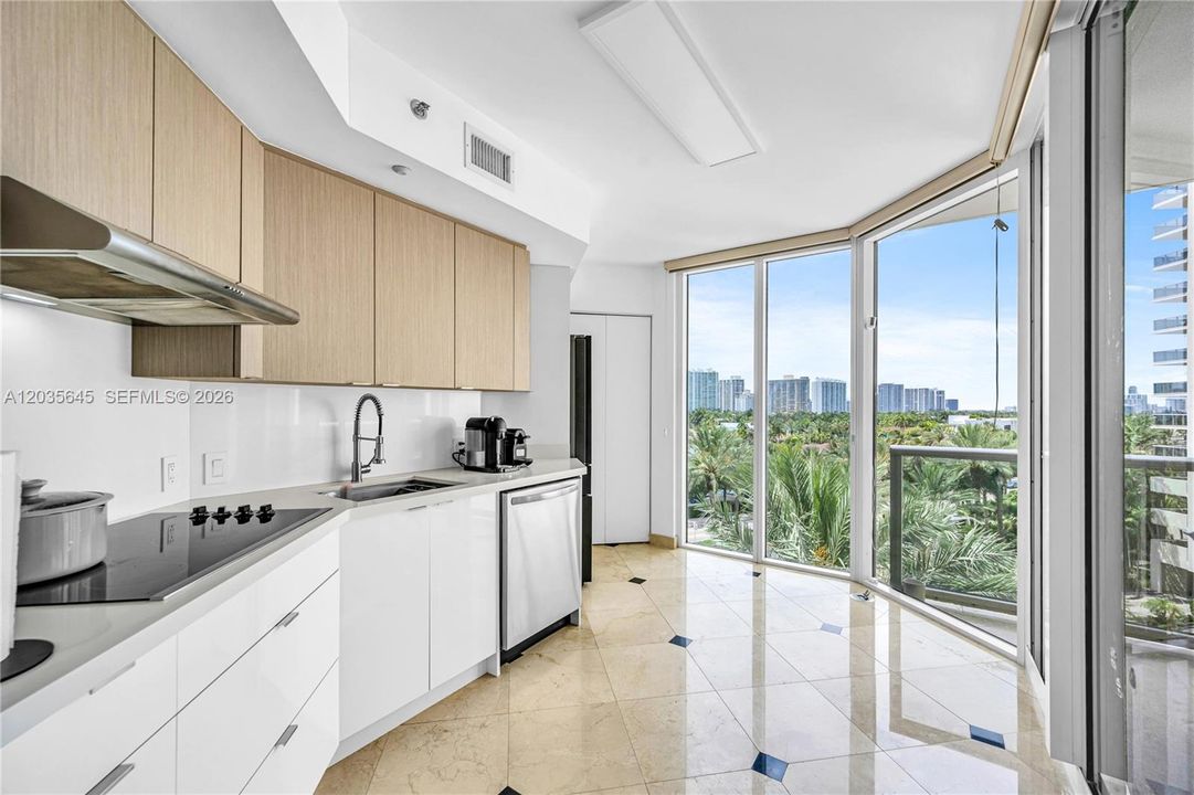 For Sale: $1,195,000 (3 beds, 2 baths, 1457 Square Feet)