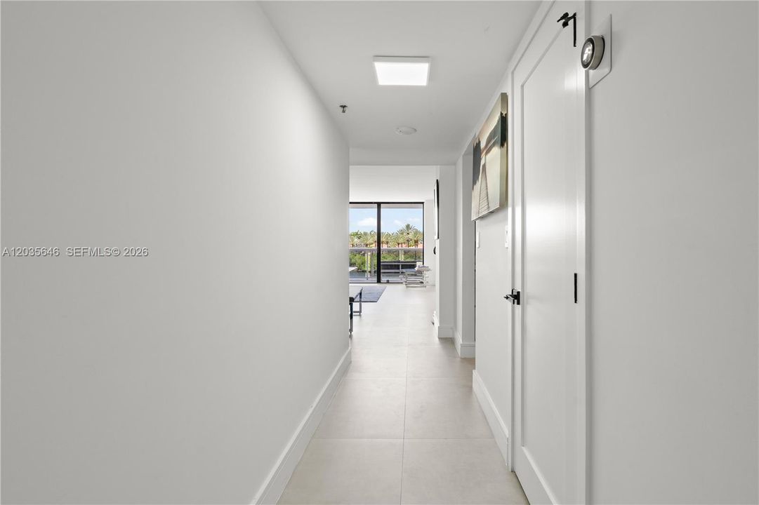На продажу: $410,000 (2 спален, 2 ванн, 1038 Квадратных фут)