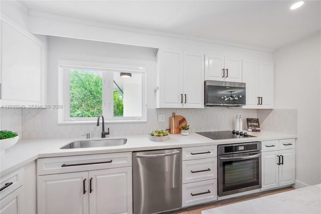 For Sale: $1,950,000 (3 beds, 3 baths, 1799 Square Feet)