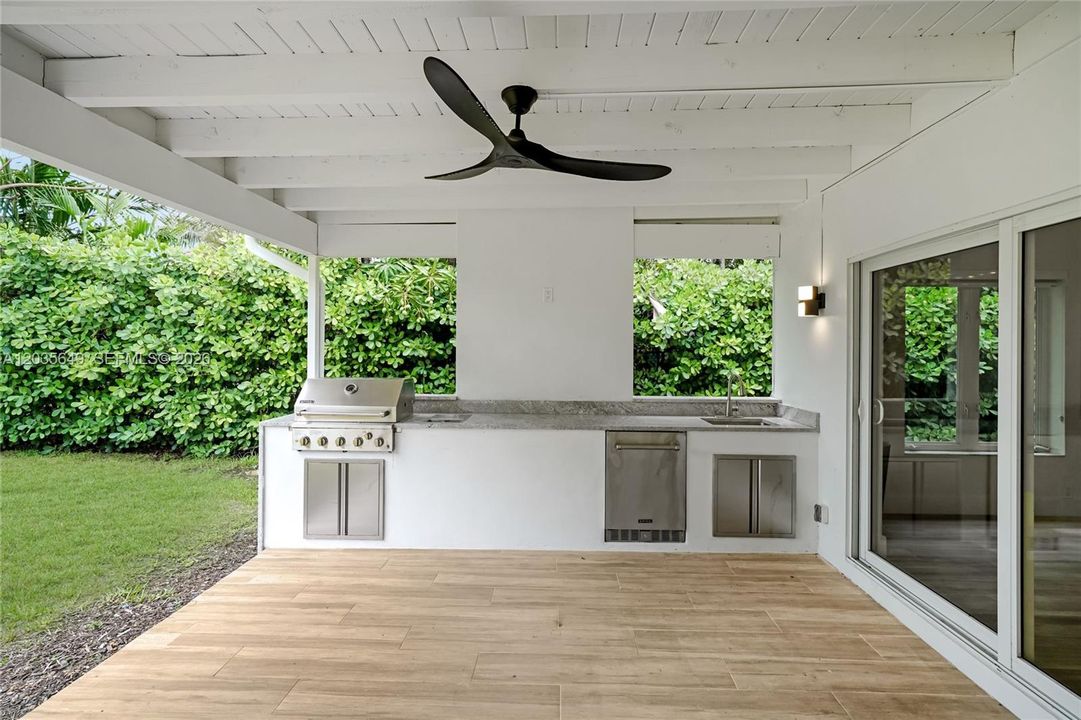 For Sale: $1,950,000 (3 beds, 3 baths, 1799 Square Feet)
