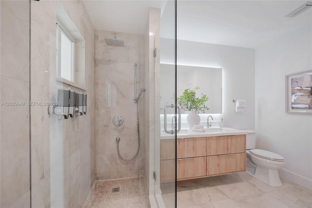 For Sale: $1,950,000 (3 beds, 3 baths, 1799 Square Feet)
