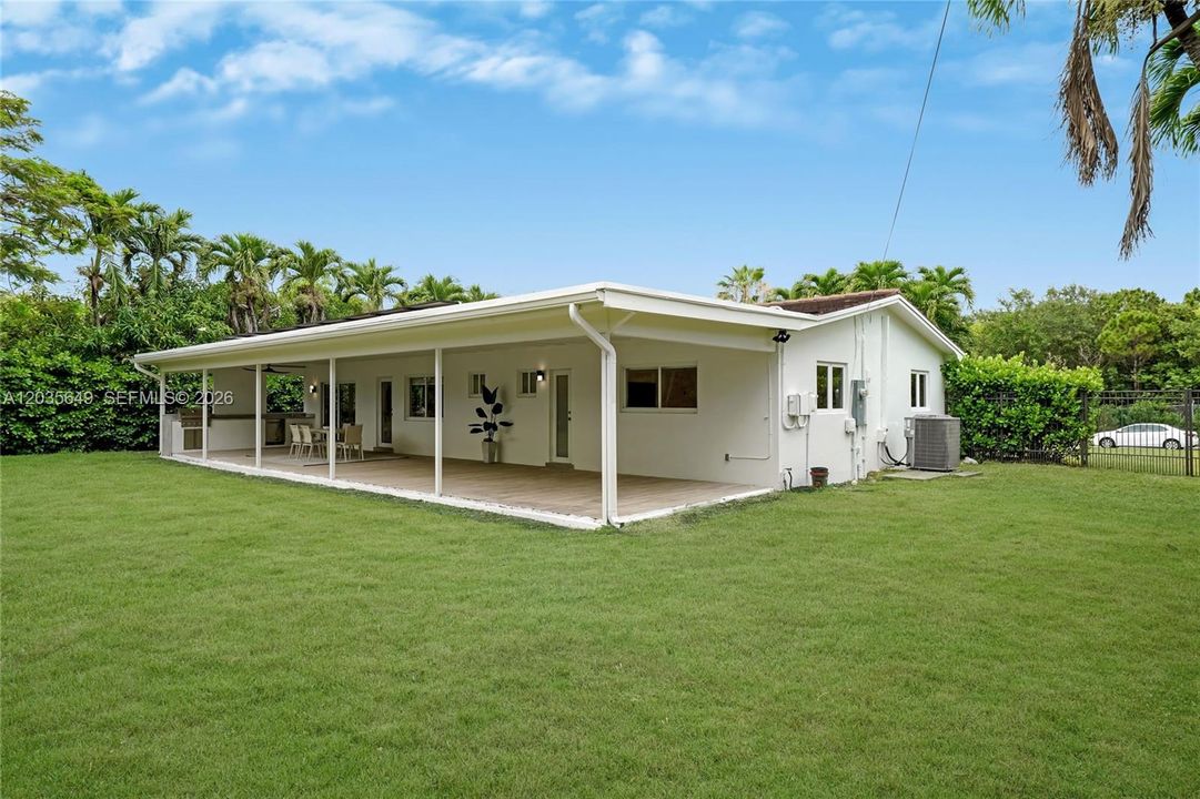 For Sale: $1,950,000 (3 beds, 3 baths, 1799 Square Feet)