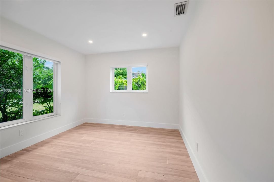 For Sale: $1,950,000 (3 beds, 3 baths, 1799 Square Feet)