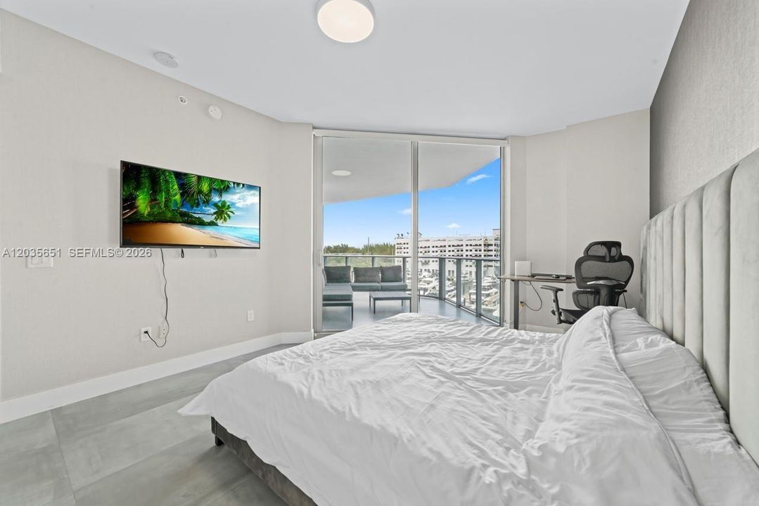 For Sale: $965,000 (2 beds, 2 baths, 1459 Square Feet)