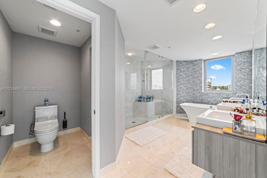 For Sale: $965,000 (2 beds, 2 baths, 1459 Square Feet)