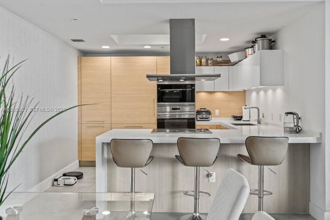 For Sale: $965,000 (2 beds, 2 baths, 1459 Square Feet)