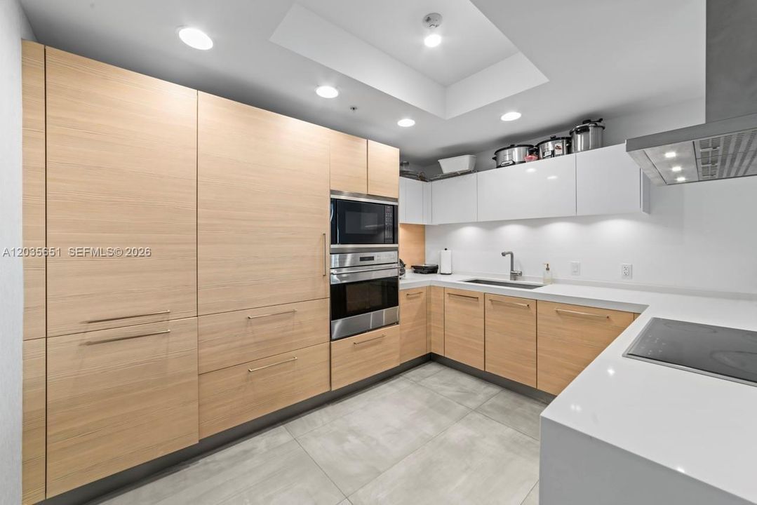 For Sale: $965,000 (2 beds, 2 baths, 1459 Square Feet)