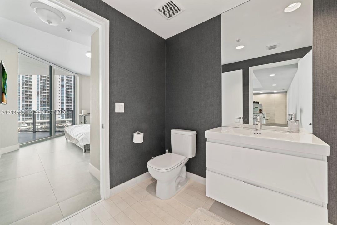 For Sale: $965,000 (2 beds, 2 baths, 1459 Square Feet)