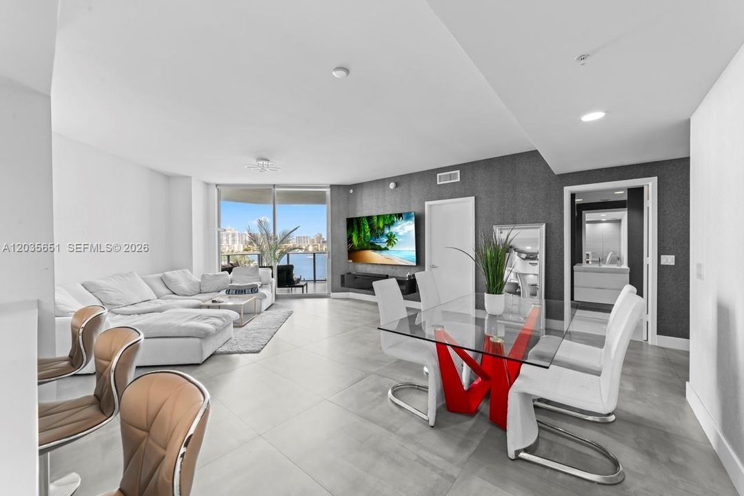 For Sale: $965,000 (2 beds, 2 baths, 1459 Square Feet)