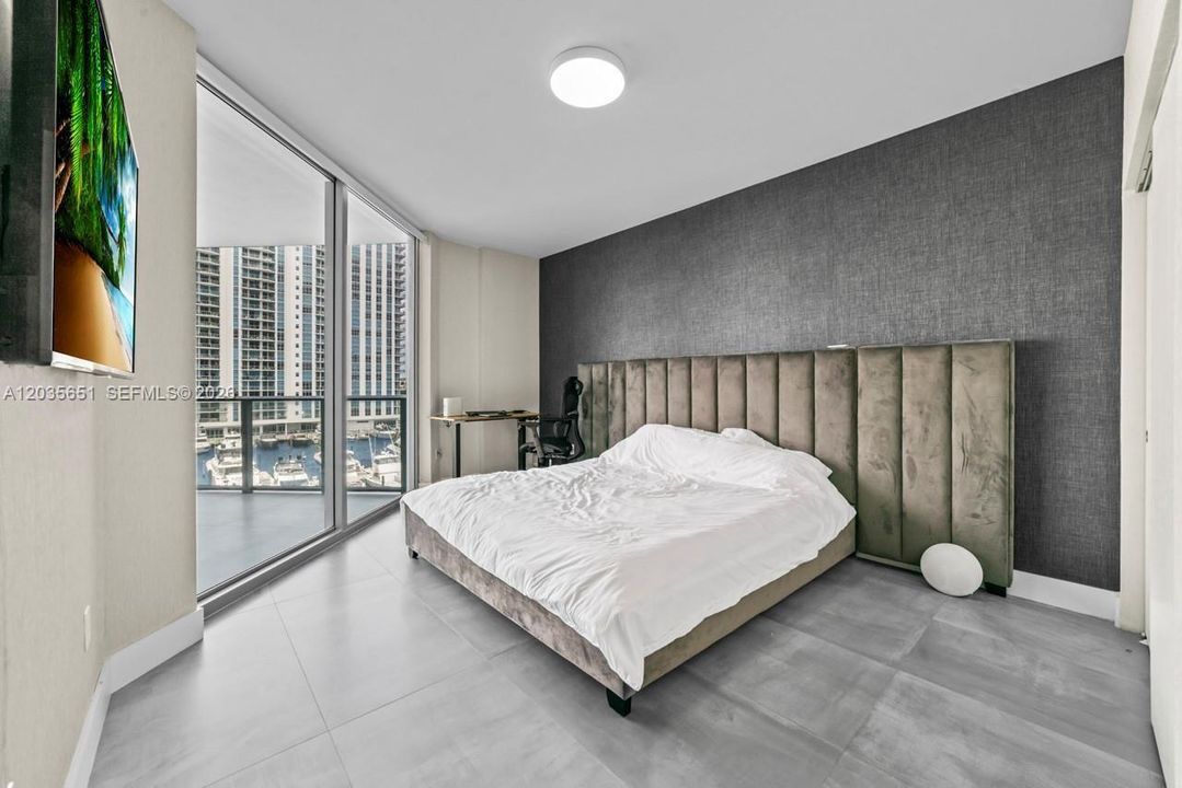 For Sale: $965,000 (2 beds, 2 baths, 1459 Square Feet)