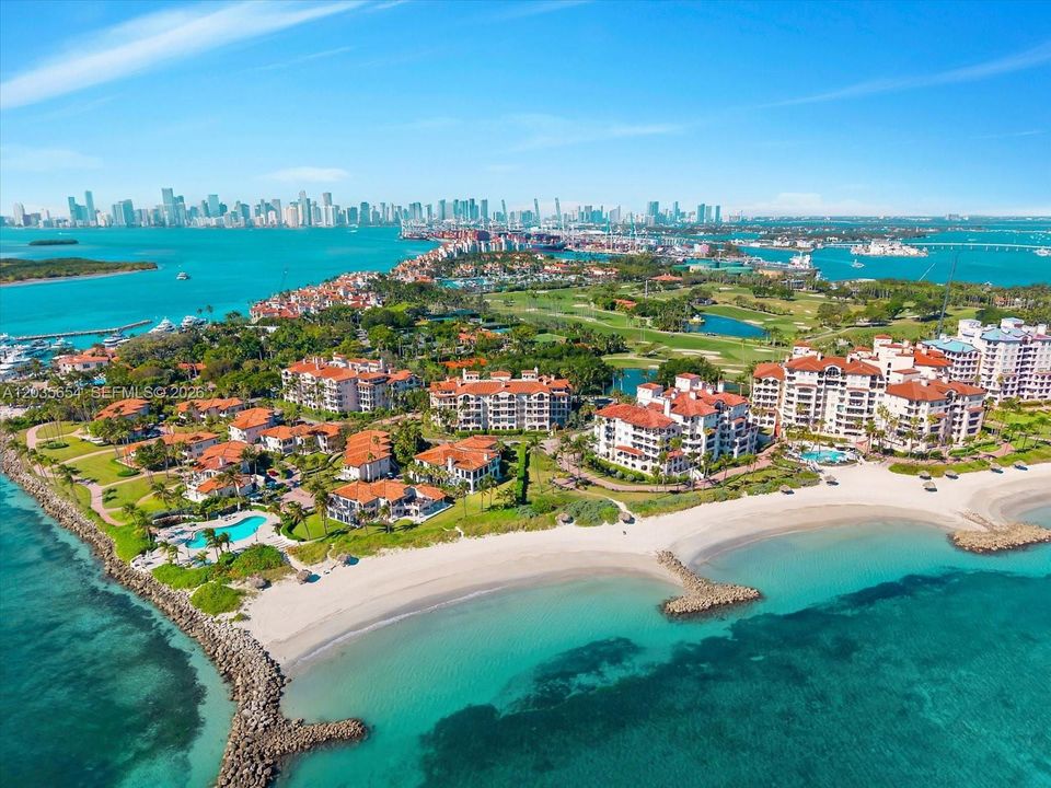En Venta: $4,100,000 (3 camas, 3 baños, 2049 Pies cuadrados)
