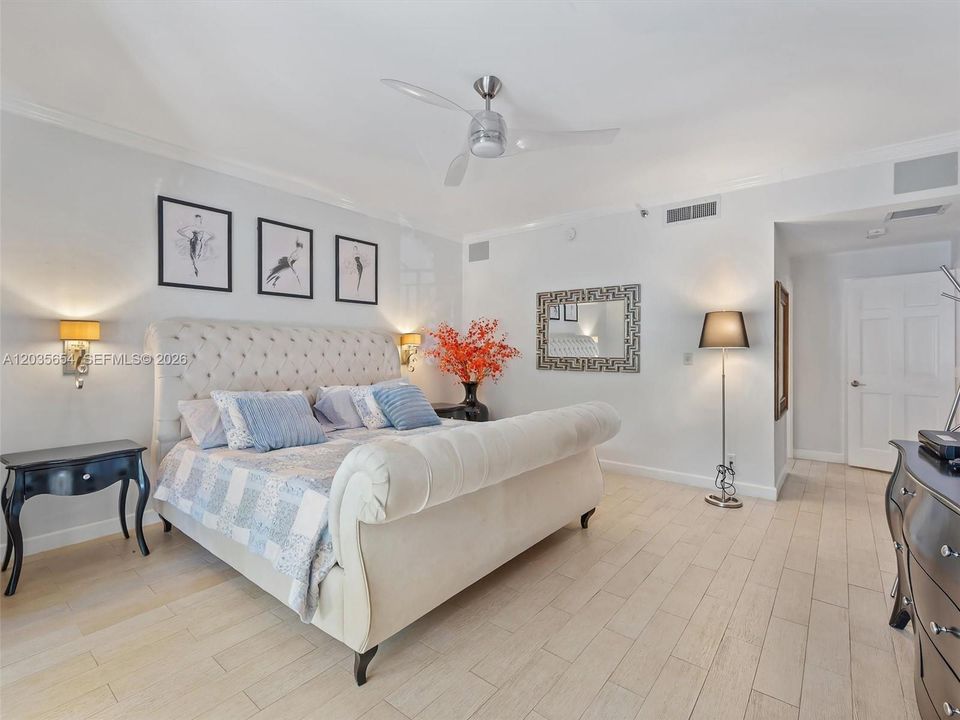 En Venta: $4,100,000 (3 camas, 3 baños, 2049 Pies cuadrados)