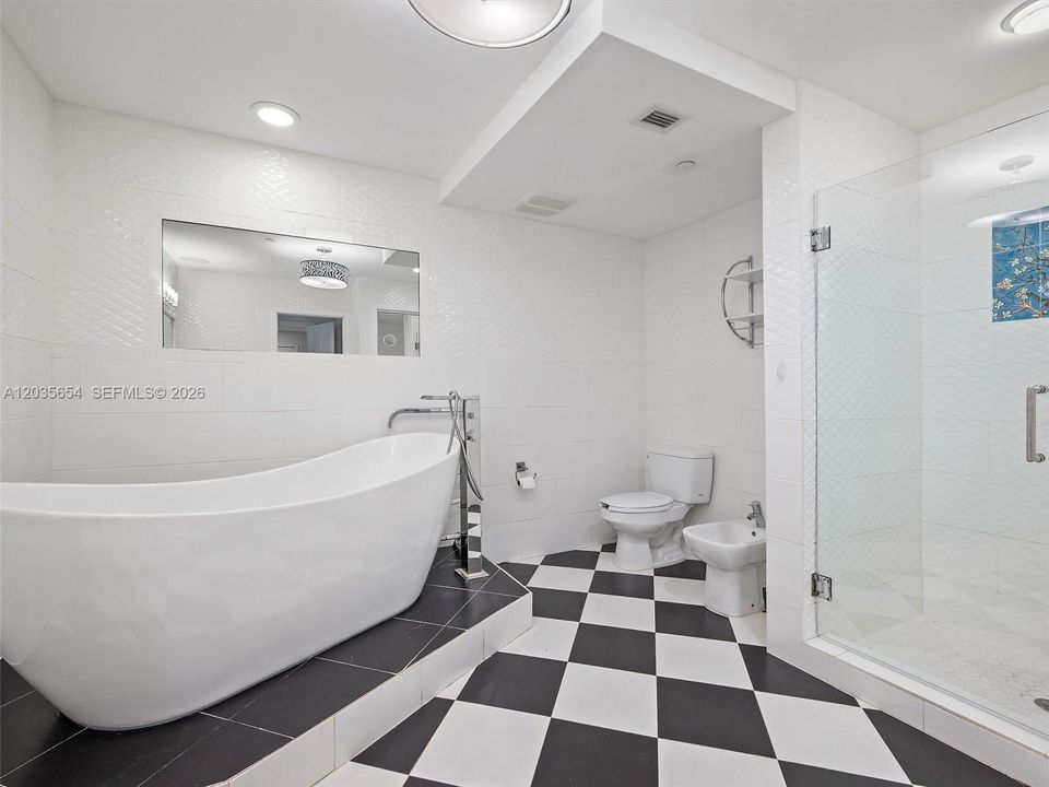 En Venta: $4,100,000 (3 camas, 3 baños, 2049 Pies cuadrados)