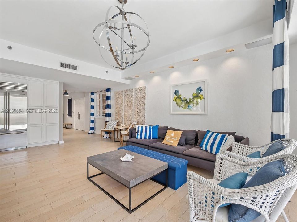 En Venta: $4,100,000 (3 camas, 3 baños, 2049 Pies cuadrados)