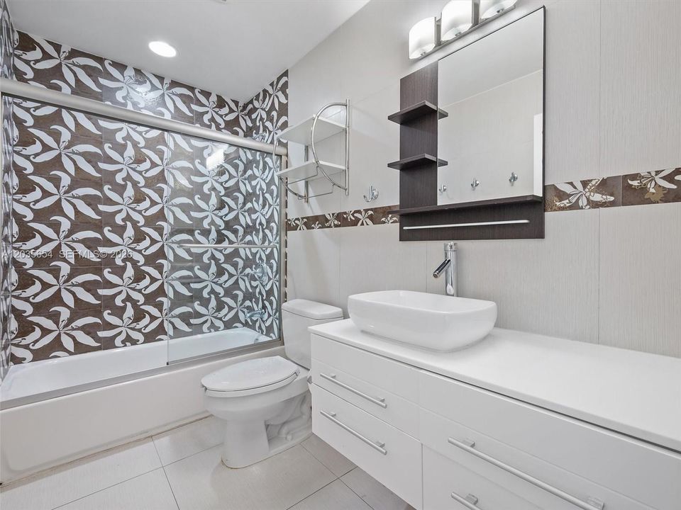 En Venta: $4,100,000 (3 camas, 3 baños, 2049 Pies cuadrados)