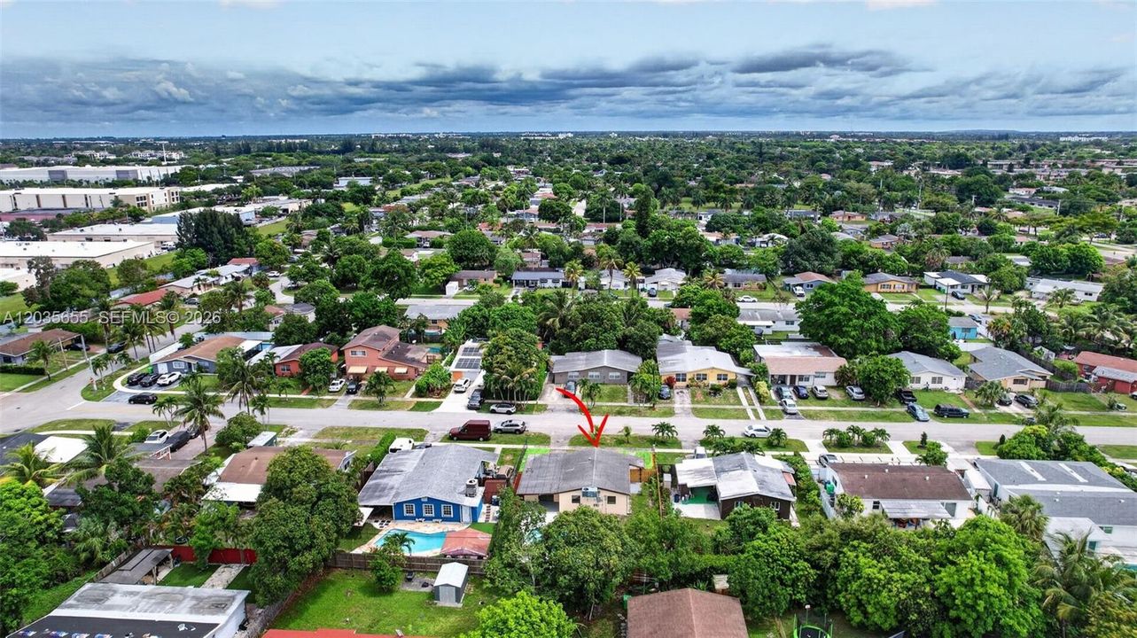 For Sale: $429,000 (2 beds, 1 baths, 1136 Square Feet)