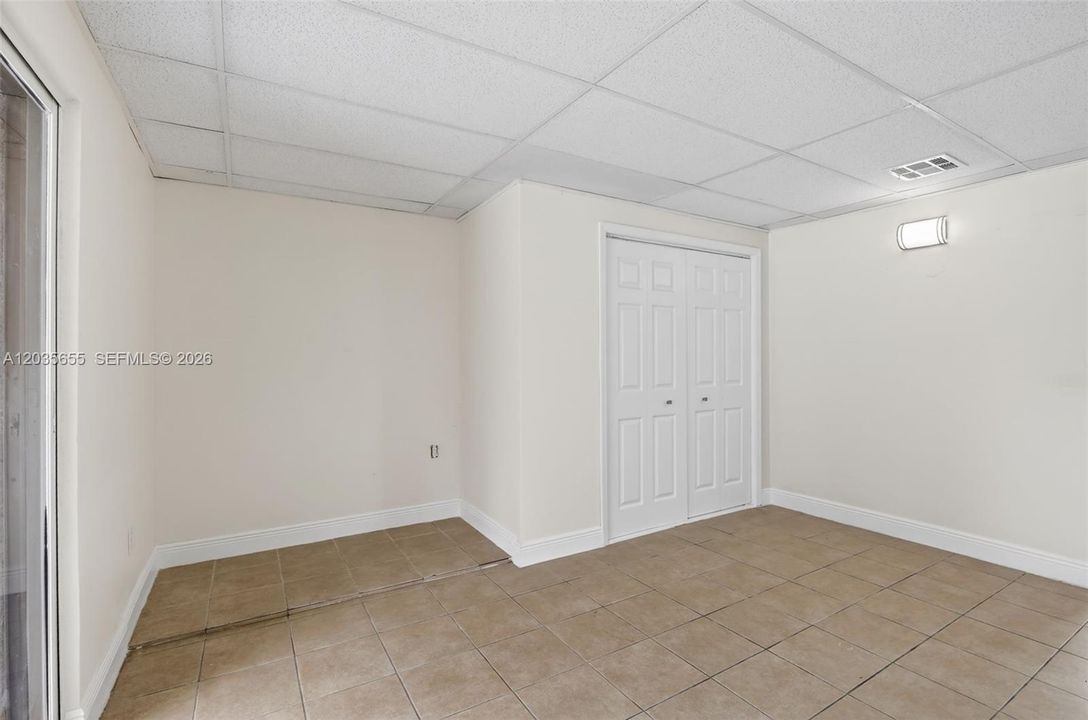 For Sale: $429,000 (2 beds, 1 baths, 1136 Square Feet)