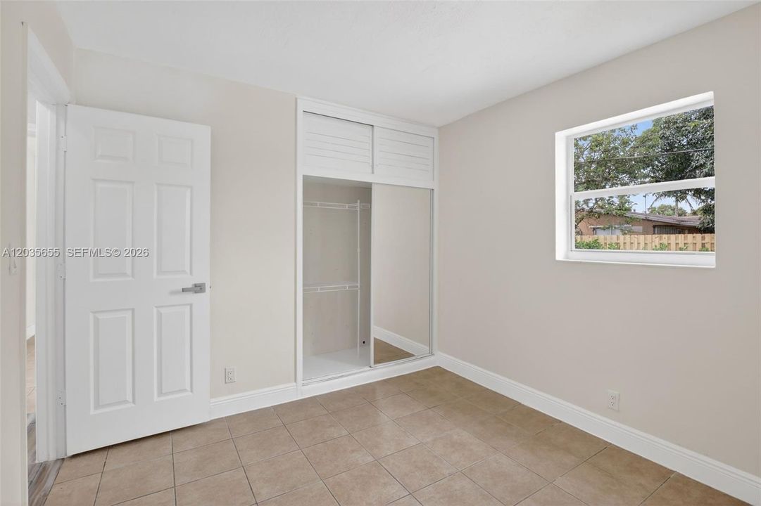For Sale: $429,000 (2 beds, 1 baths, 1136 Square Feet)