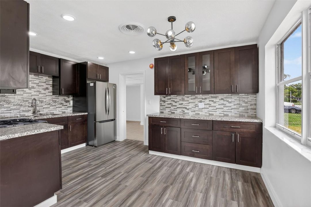 For Sale: $429,000 (2 beds, 1 baths, 1136 Square Feet)