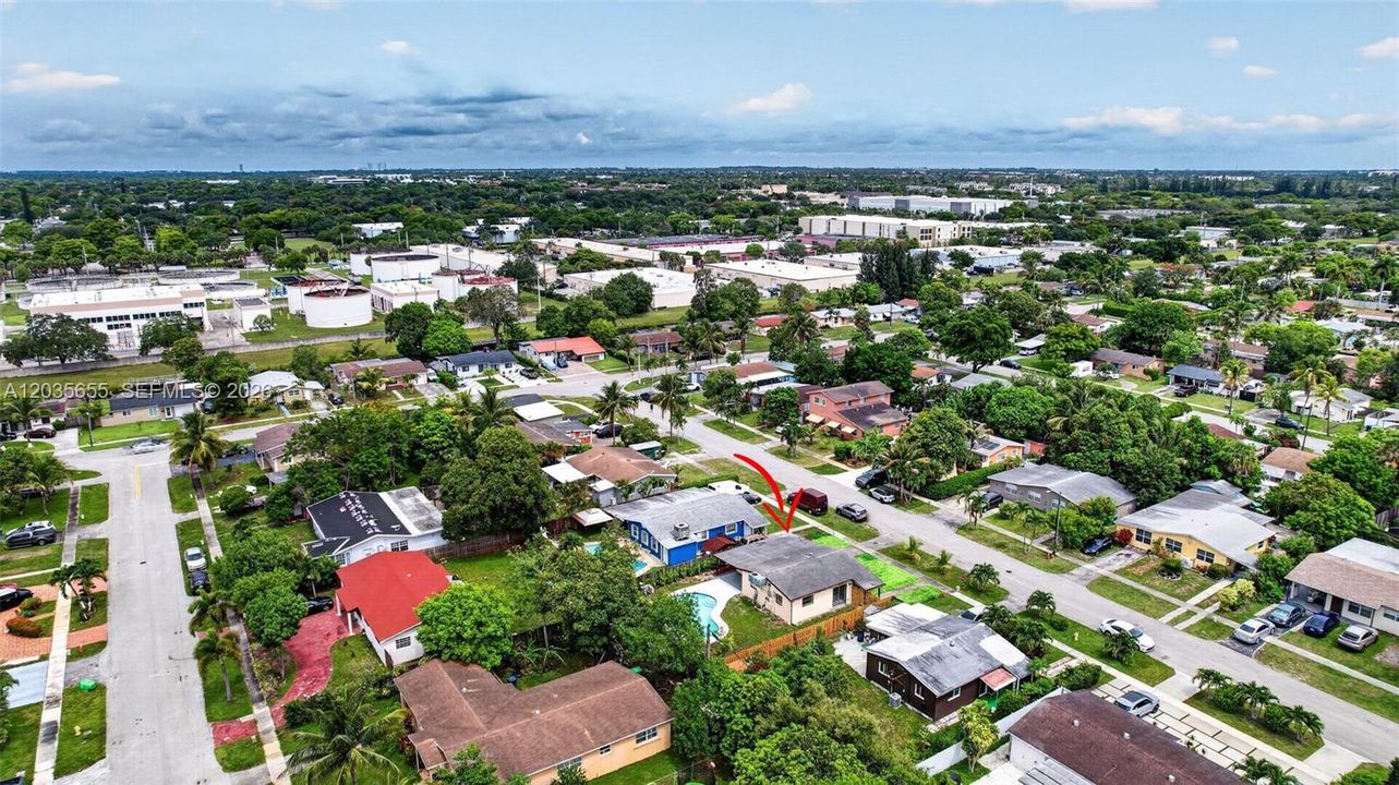 For Sale: $429,000 (2 beds, 1 baths, 1136 Square Feet)