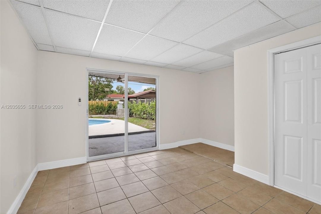 For Sale: $429,000 (2 beds, 1 baths, 1136 Square Feet)