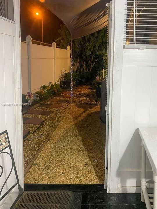 For Rent: $1,199 (1 beds, 1 baths, 500 Square Feet)