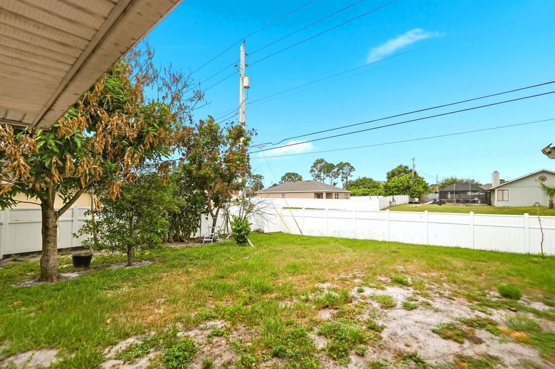 55-web-or-mls-1692-sw-lofgren-ave