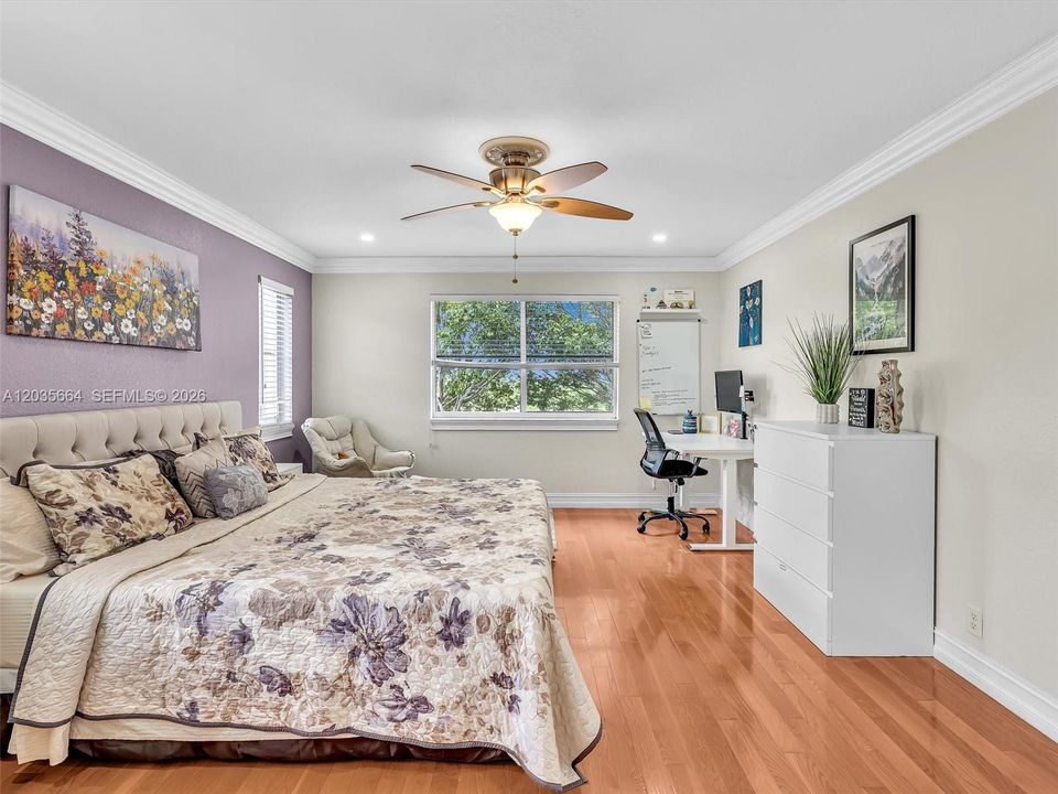 For Sale: $1,100,000 (5 beds, 3 baths, 2672 Square Feet)