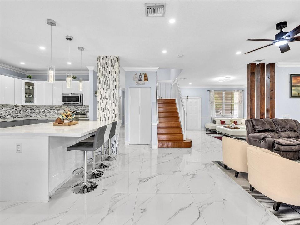 For Sale: $1,100,000 (5 beds, 3 baths, 2672 Square Feet)