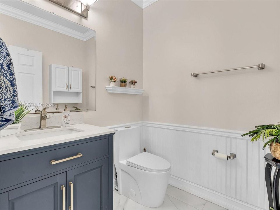 For Sale: $1,100,000 (5 beds, 3 baths, 2672 Square Feet)