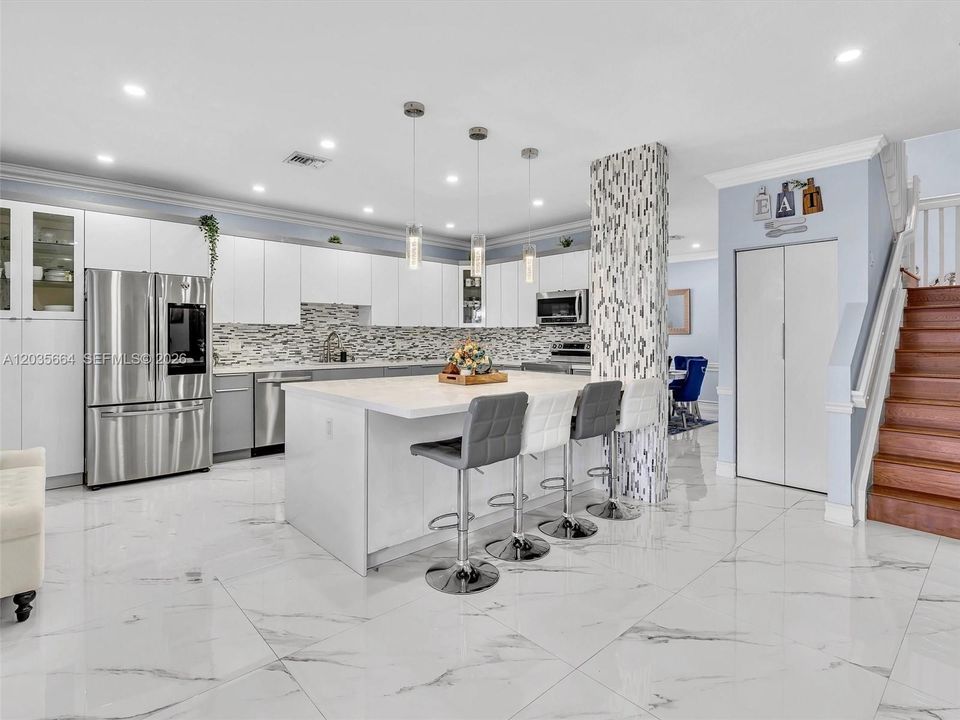 For Sale: $1,100,000 (5 beds, 3 baths, 2672 Square Feet)