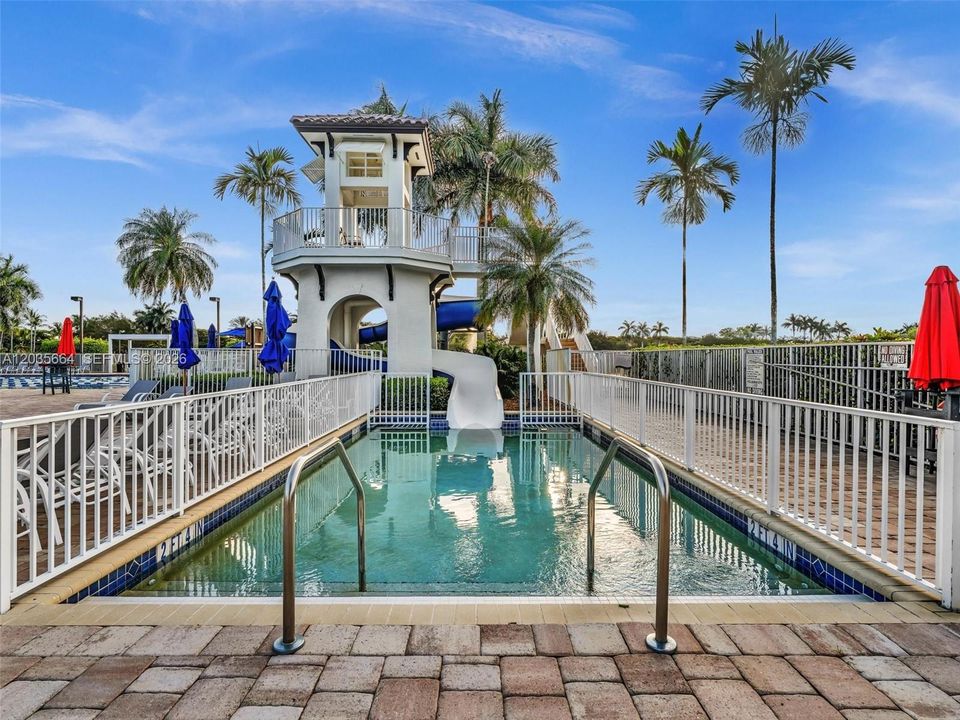For Sale: $1,100,000 (5 beds, 3 baths, 2672 Square Feet)