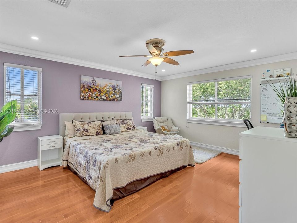 For Sale: $1,100,000 (5 beds, 3 baths, 2672 Square Feet)