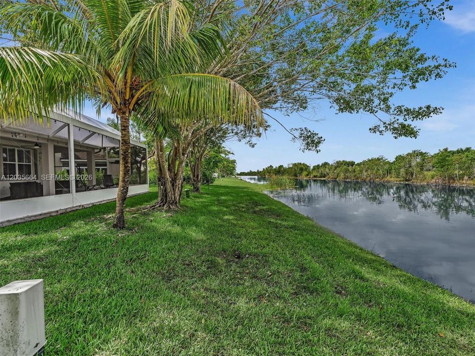 For Sale: $1,100,000 (5 beds, 3 baths, 2672 Square Feet)