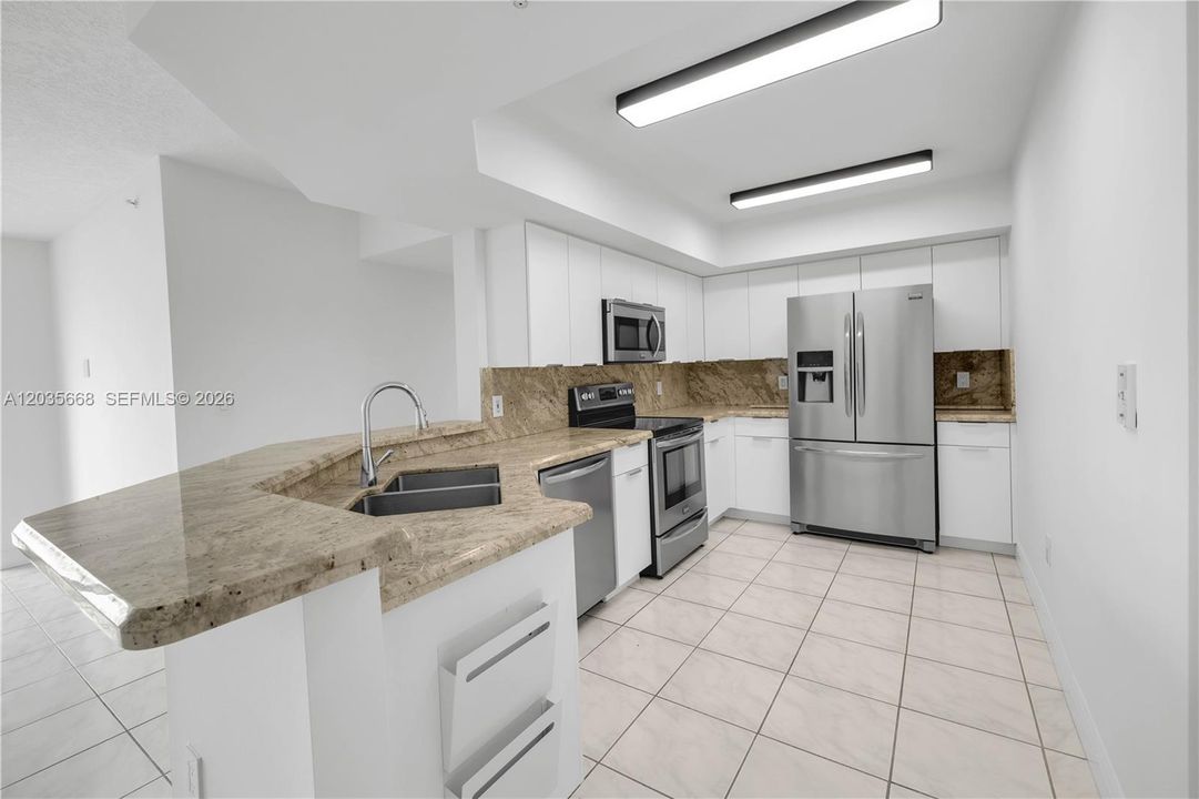 For Rent: $5,200 (2 beds, 2 baths, 1160 Square Feet)