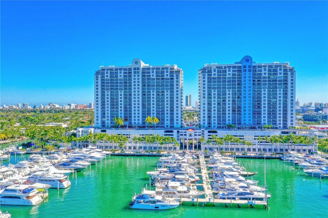 For Rent: $5,200 (2 beds, 2 baths, 1160 Square Feet)