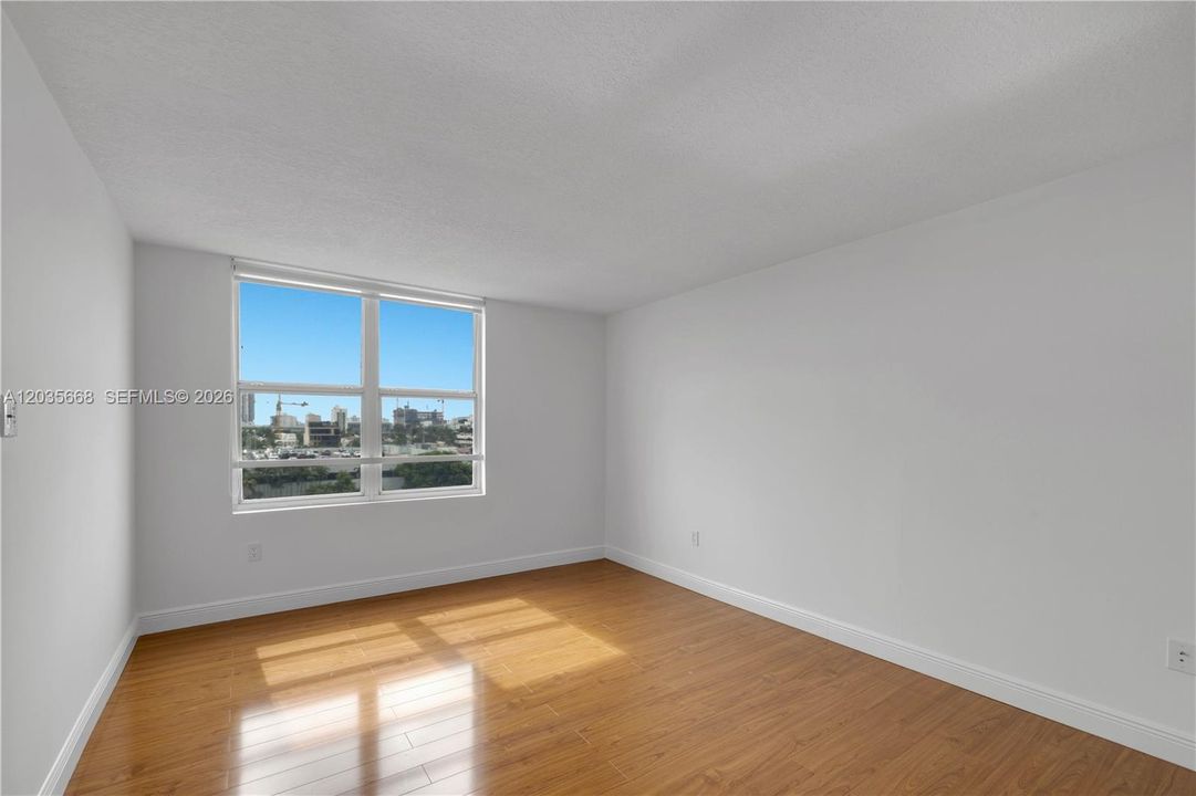 For Rent: $5,200 (2 beds, 2 baths, 1160 Square Feet)