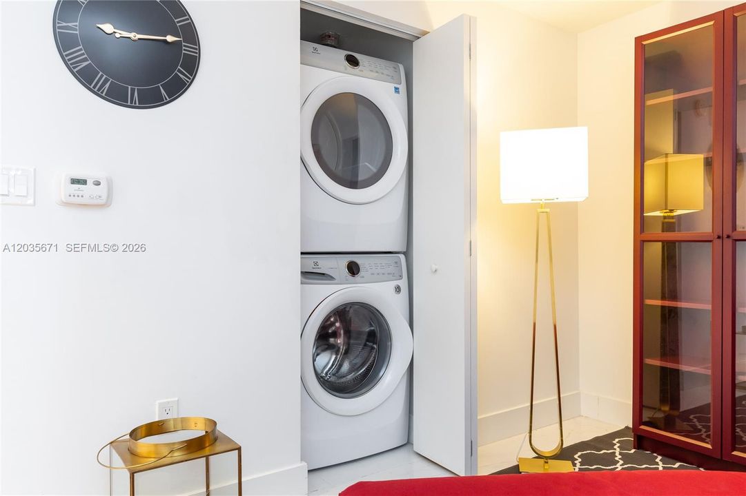 For Sale: $635,000 (2 beds, 2 baths, 1115 Square Feet)