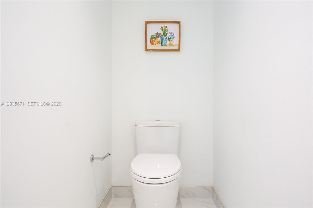 For Sale: $635,000 (2 beds, 2 baths, 1115 Square Feet)