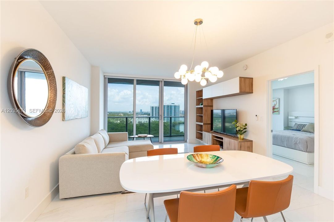 For Sale: $635,000 (2 beds, 2 baths, 1115 Square Feet)