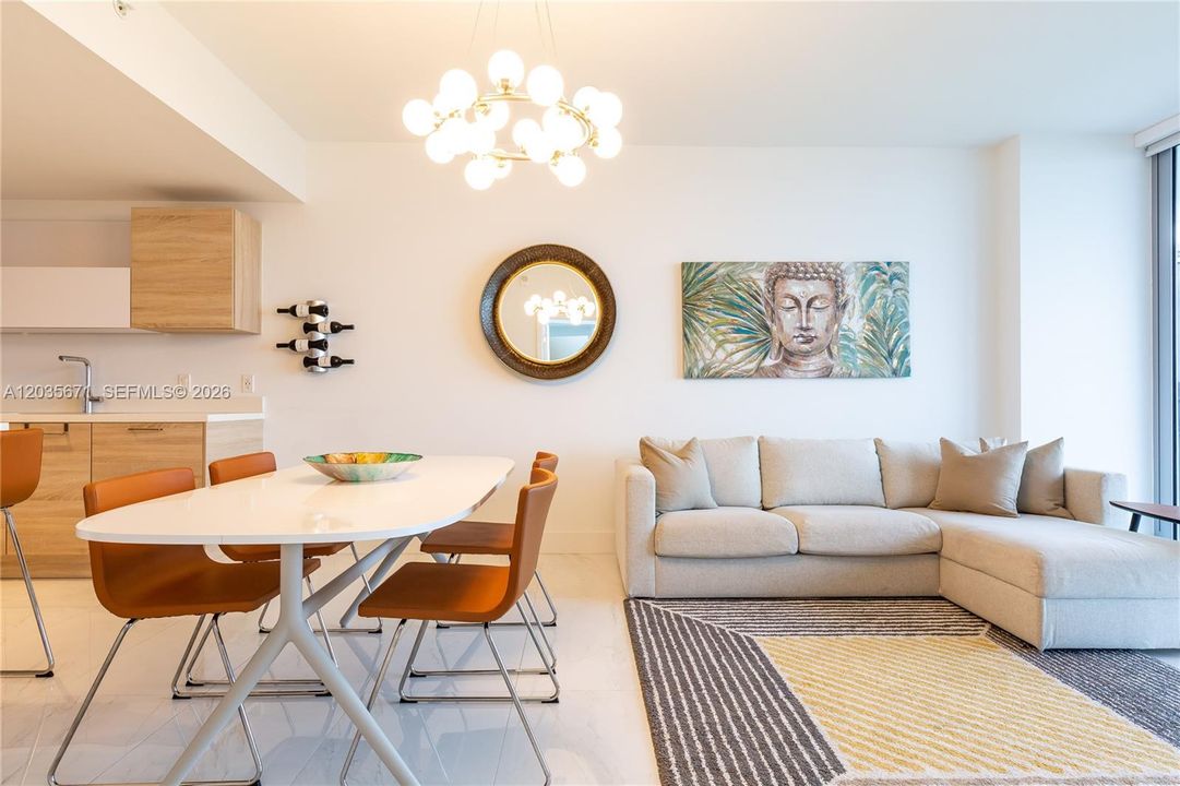 For Sale: $635,000 (2 beds, 2 baths, 1115 Square Feet)