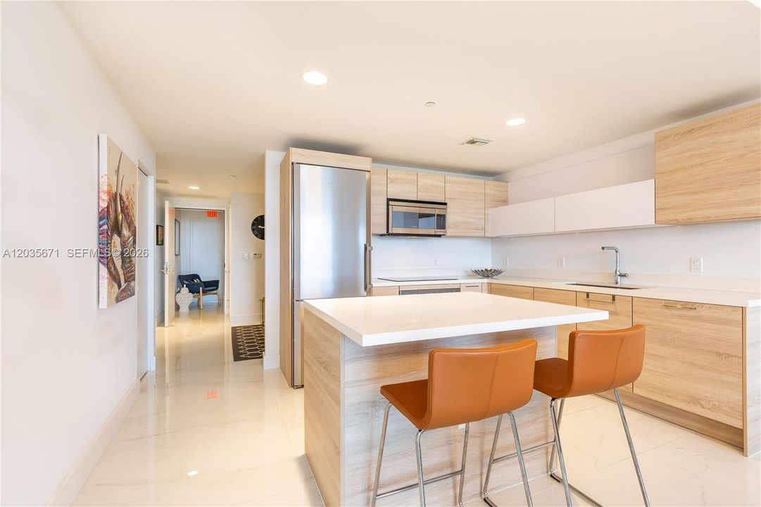 For Sale: $635,000 (2 beds, 2 baths, 1115 Square Feet)