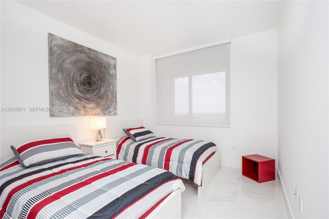 For Sale: $635,000 (2 beds, 2 baths, 1115 Square Feet)