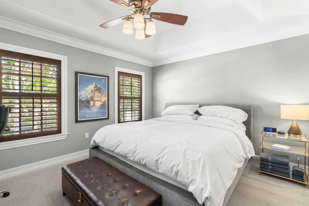 48-web-or-mls-633 NE 20th St, Wilton Man